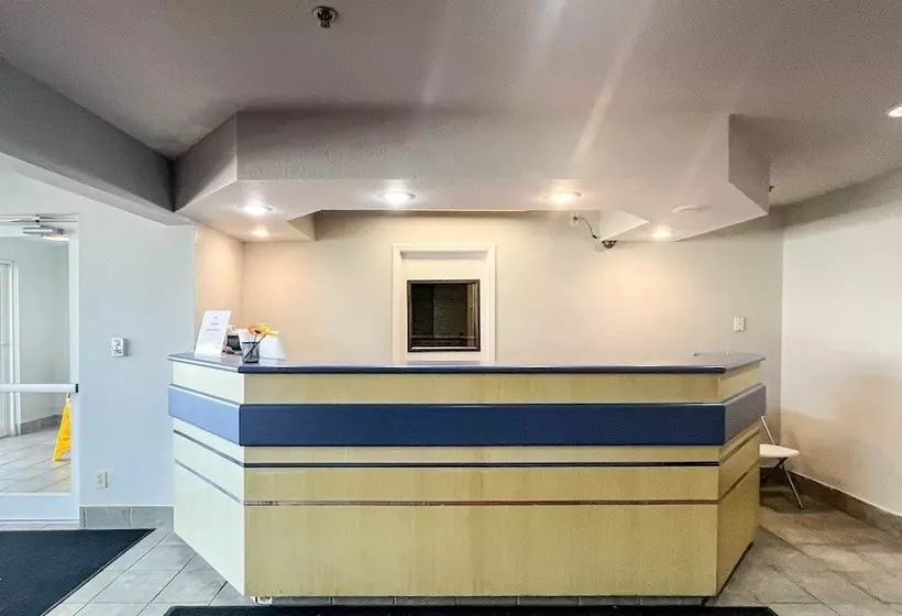 Boarders Inn & Suites By Cobblestone Hotels   Brush