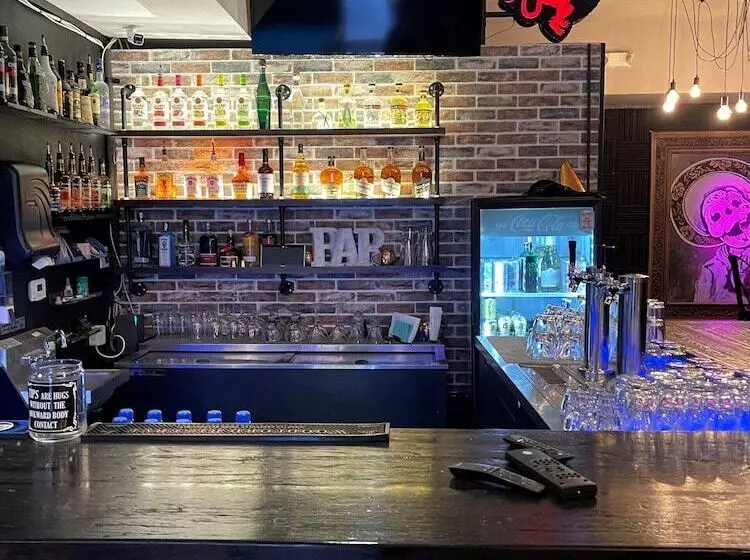 Boarders Inn & Suites By Cobblestone Hotels   Brush