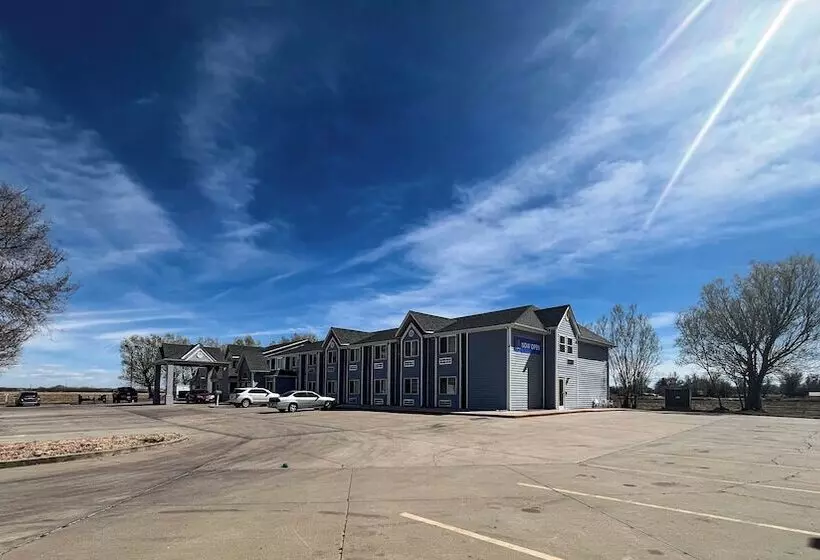 Boarders Inn & Suites By Cobblestone Hotels   Brush