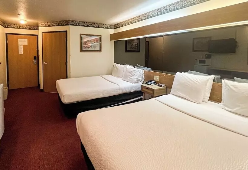 Boarders Inn & Suites By Cobblestone Hotels   Brush