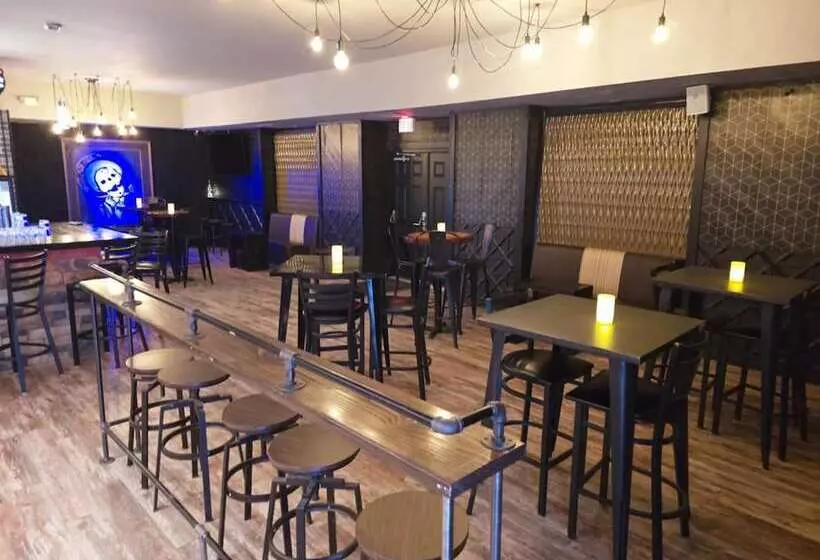 Boarders Inn & Suites By Cobblestone Hotels   Brush