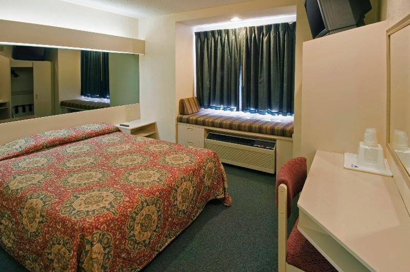 Отель Americas Best Value Inn & Suites Mcdonough