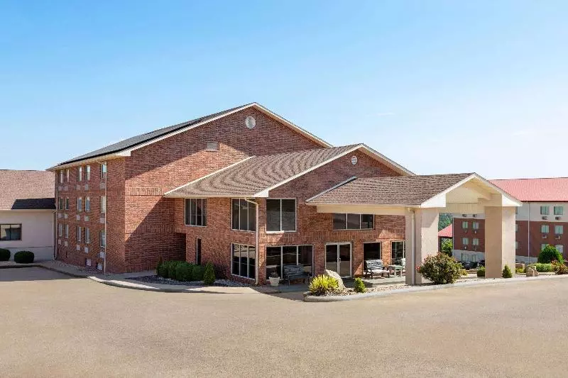 هتل Americinn By Wyndham Branson & Conference Center