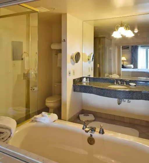 هتل Bellwether On Bellingham Bay