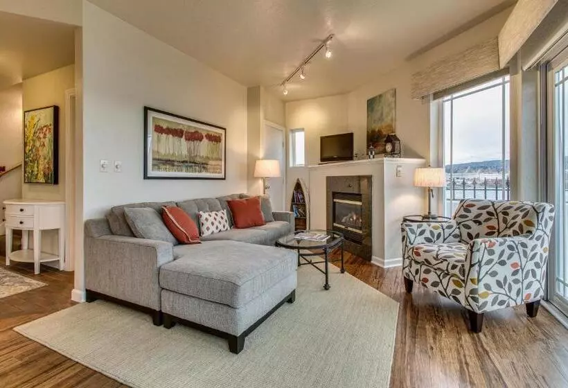 هتل Bellwether On Bellingham Bay