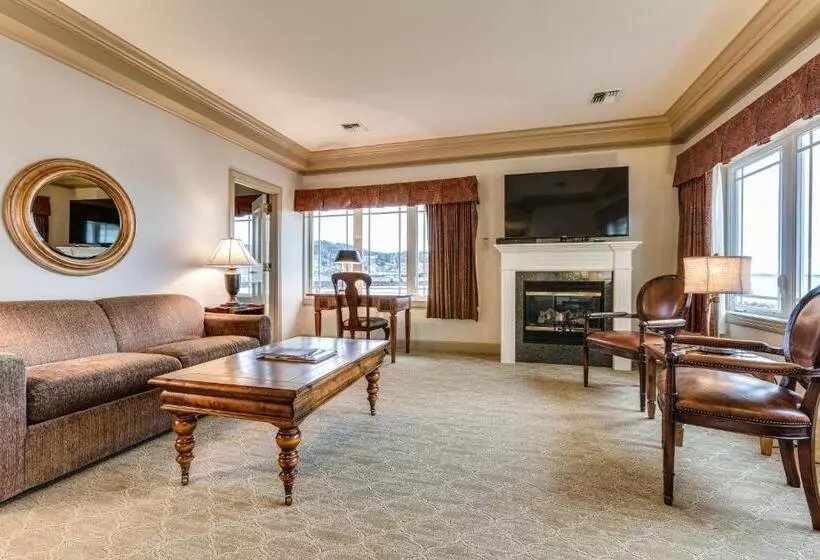 هتل Bellwether On Bellingham Bay