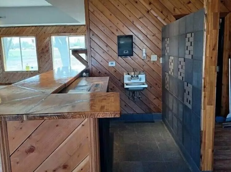 Boarders Inn & Suites By Cobblestone Hotels   Brush