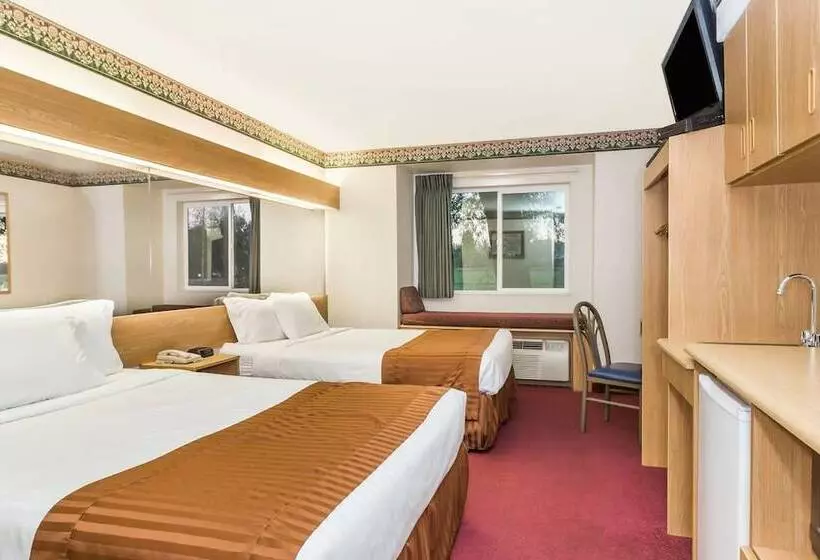 Boarders Inn & Suites By Cobblestone Hotels   Brush