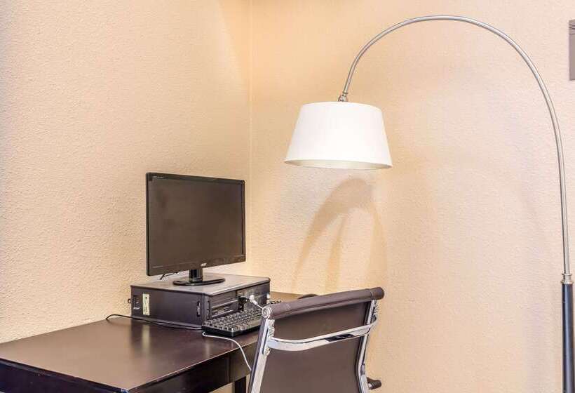 ホテル Comfort Inn & Suites Crystal Inn Sportsplex