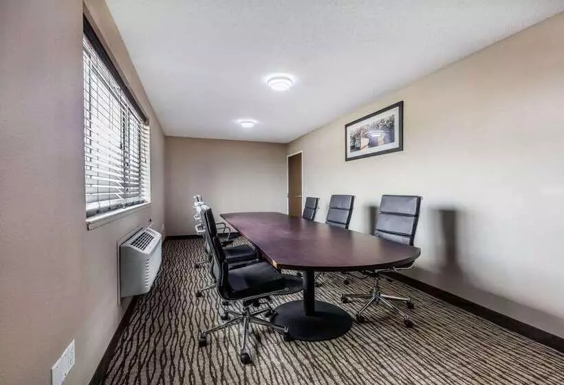 هتل Comfort Inn & Suites Crystal Inn Sportsplex