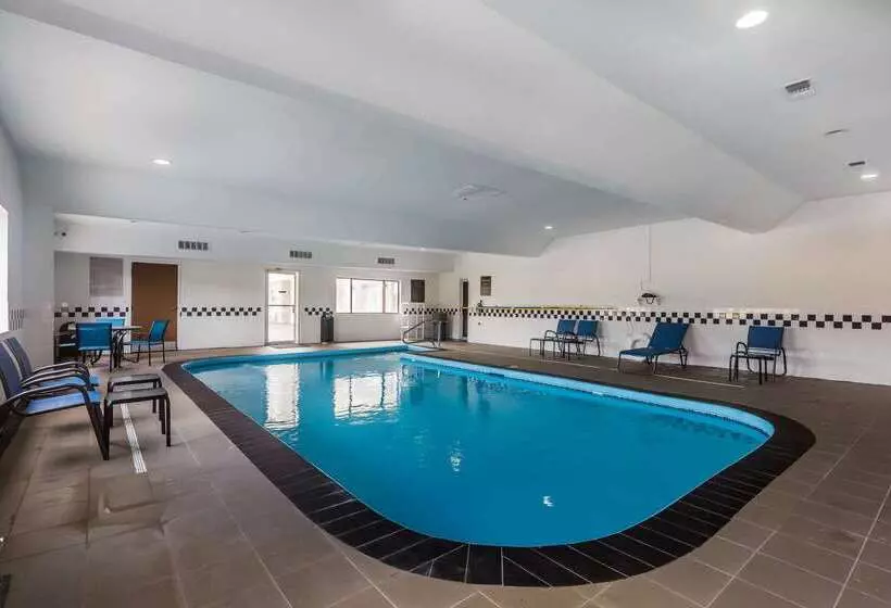 هتل Comfort Inn & Suites Crystal Inn Sportsplex