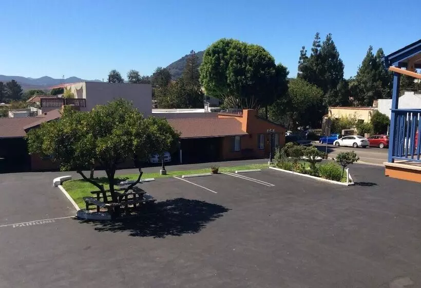 בית מלון כפרי Los Padres Inn