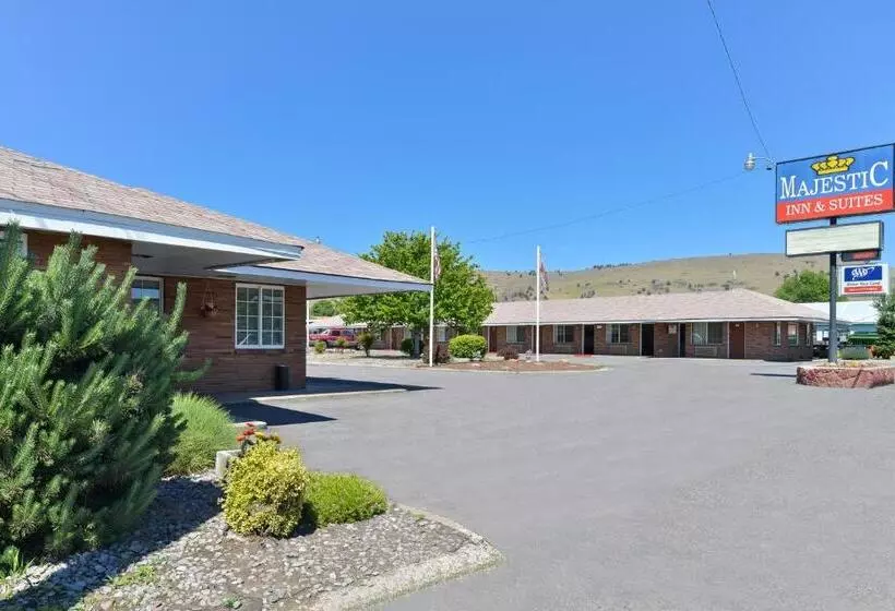 هتل Majestic Inn & Suites