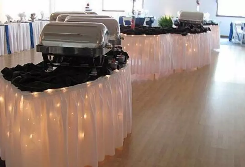 호텔 Mariner's Village Resort