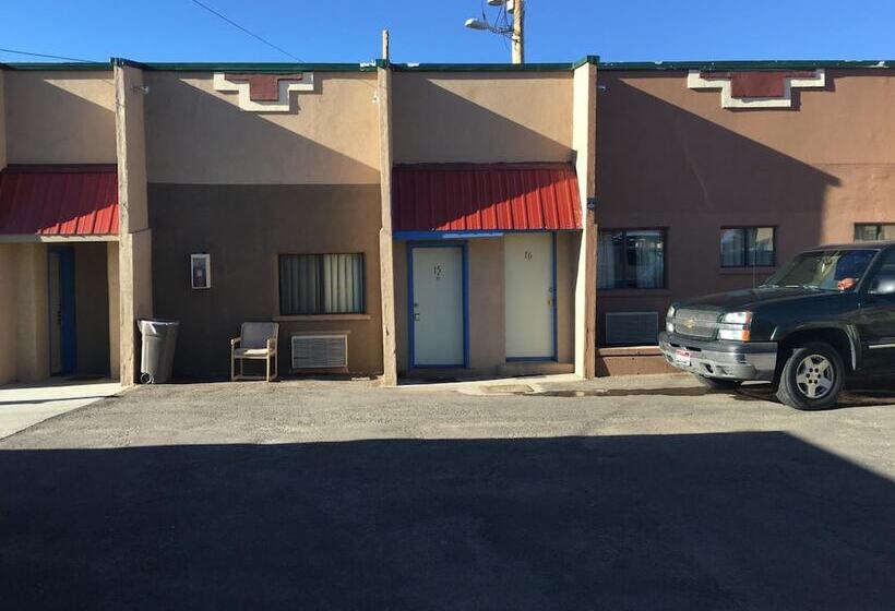 هتل National 9 Inn Sand Canyon