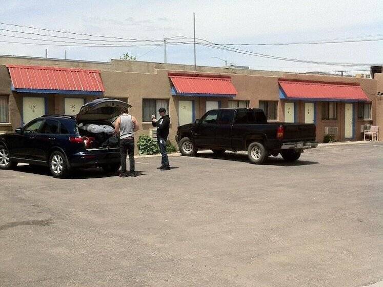 هتل National 9 Inn Sand Canyon