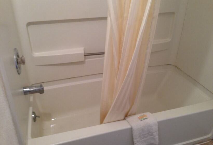 هتل National 9 Inn Sand Canyon