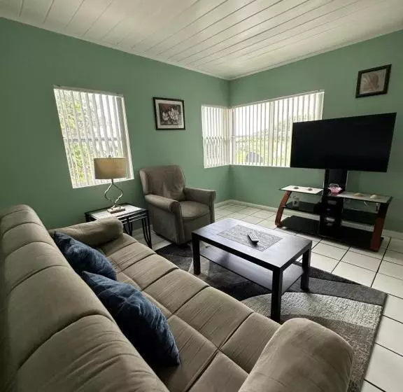 ホテル Ocean Front Paradise Resort