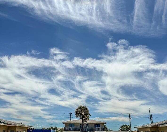 Otel Ocean Front Paradise Resort