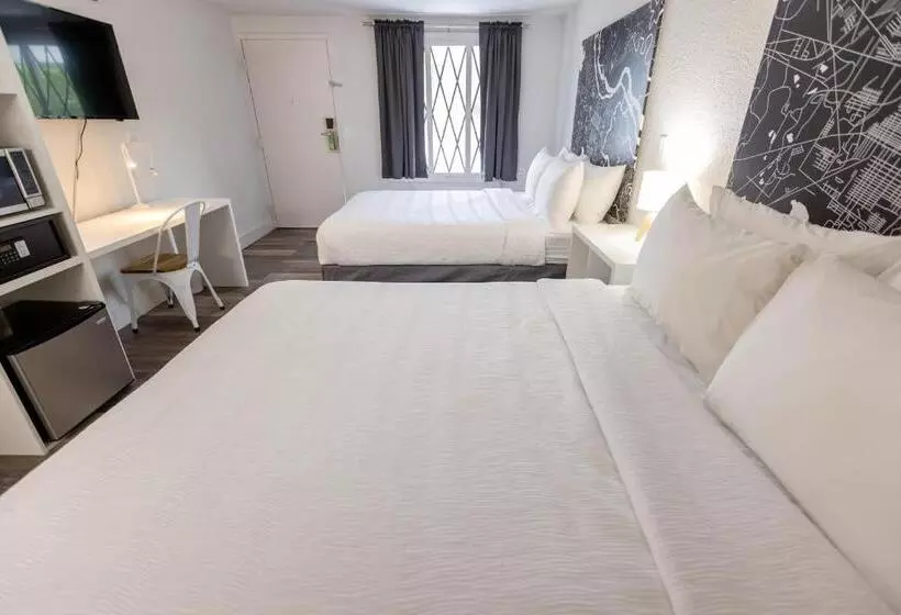 Hotel Oneway Brunswick