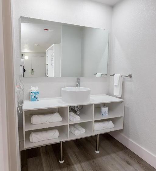 酒店 Oneway Brunswick