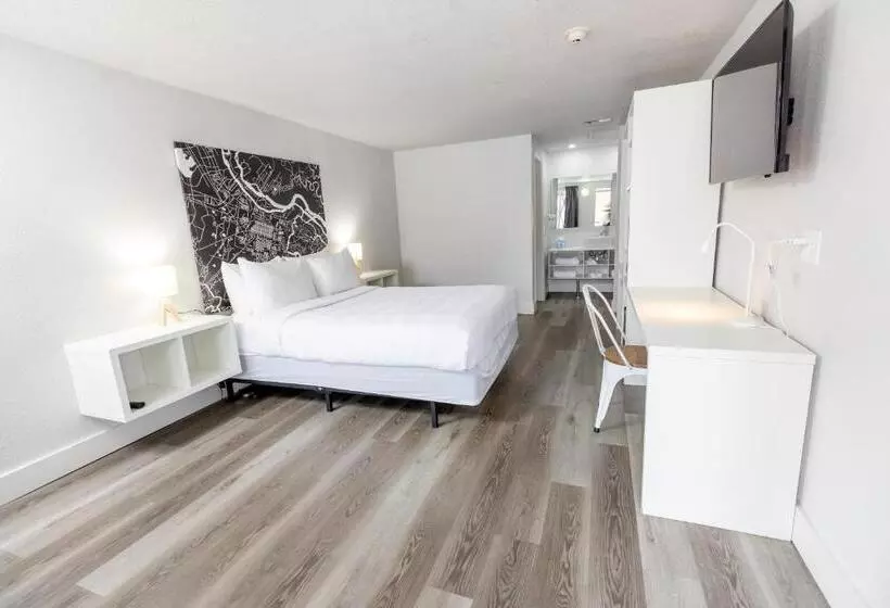 Hotel Oneway Brunswick