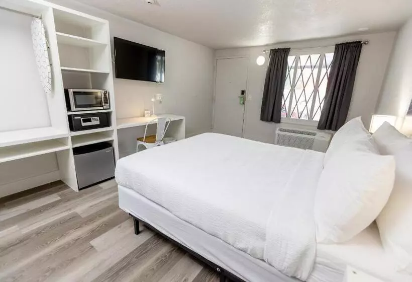 Hotel Oneway Brunswick