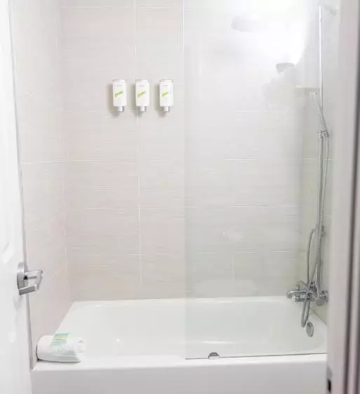 Hotel Oneway Brunswick