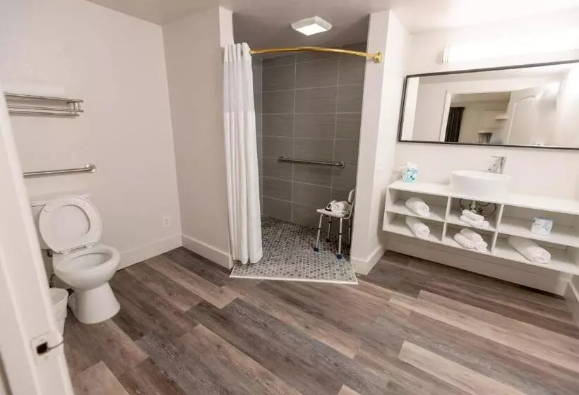 Hotel Oneway Brunswick