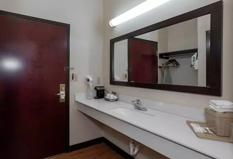 בית מלון כפרי Red Roof Inn Hartselle