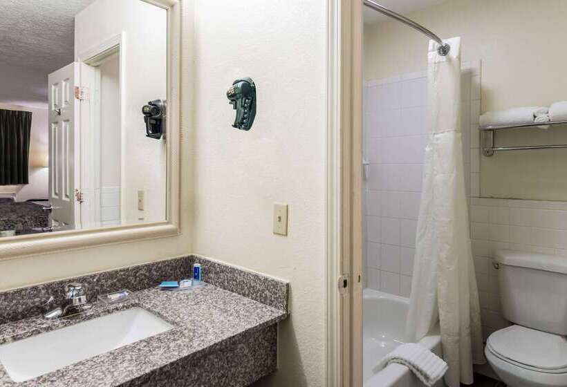 בית מלון כפרי Rodeway Inn