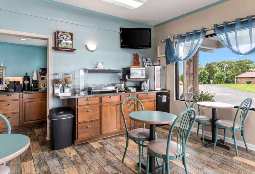 בית מלון כפרי Rodeway Inn