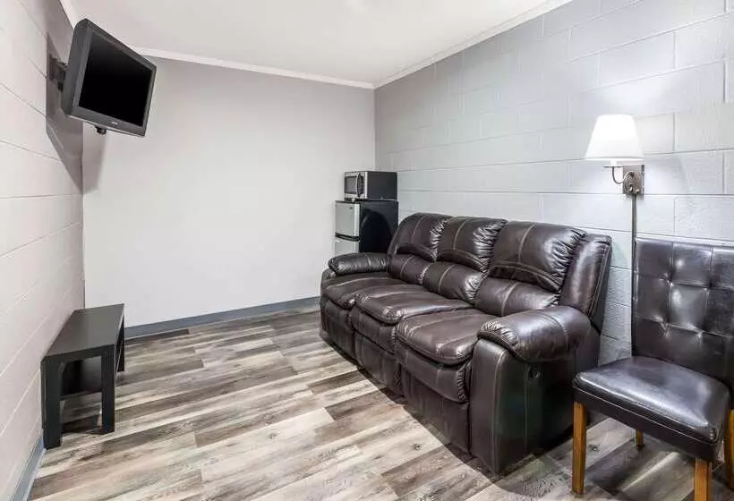 Отель Rodeway Inn