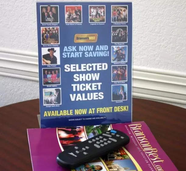 هتل Whispering Hills Inn