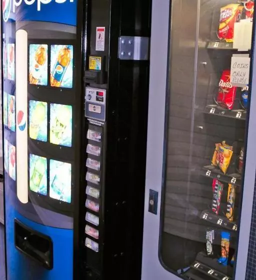 هتل Whispering Hills Inn