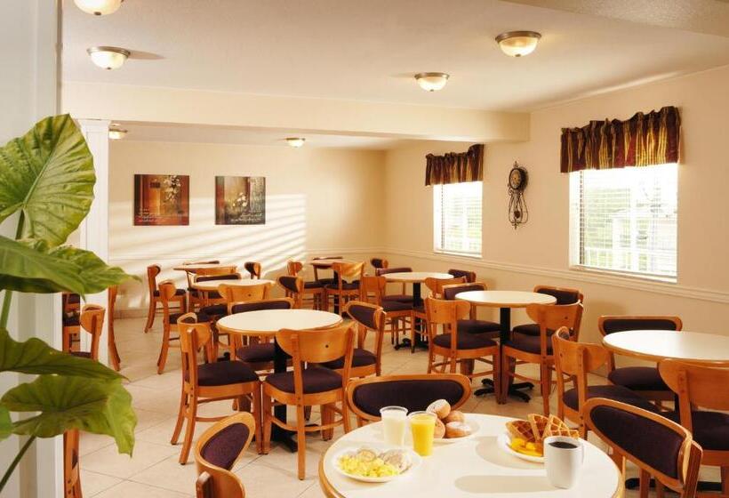 فندق Whispering Hills Inn