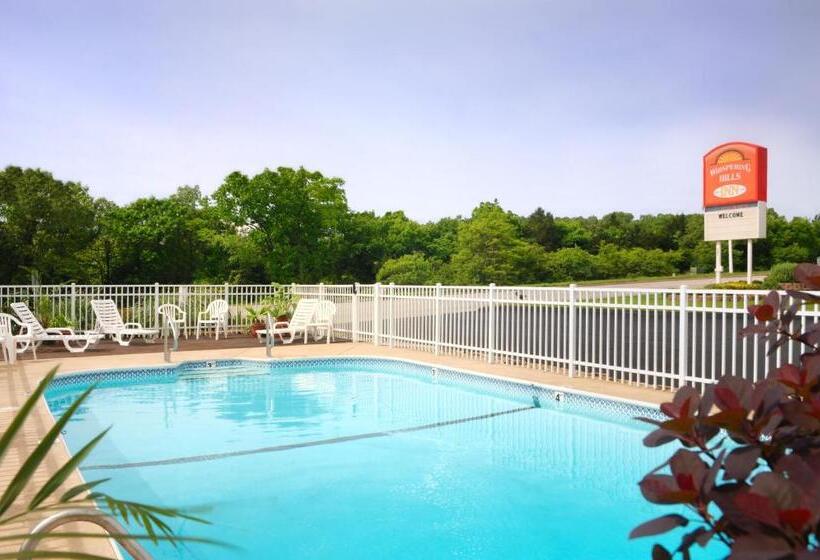 فندق Whispering Hills Inn