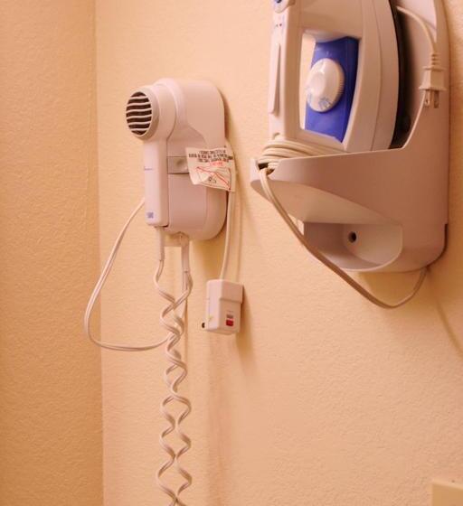 فندق Whispering Hills Inn