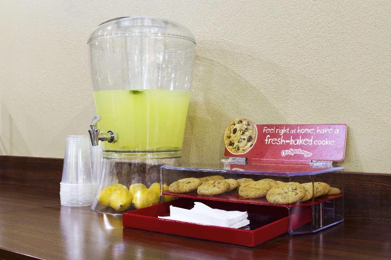 Microtel Inn & Suites By Wyndham Lithonia/stone Mountain