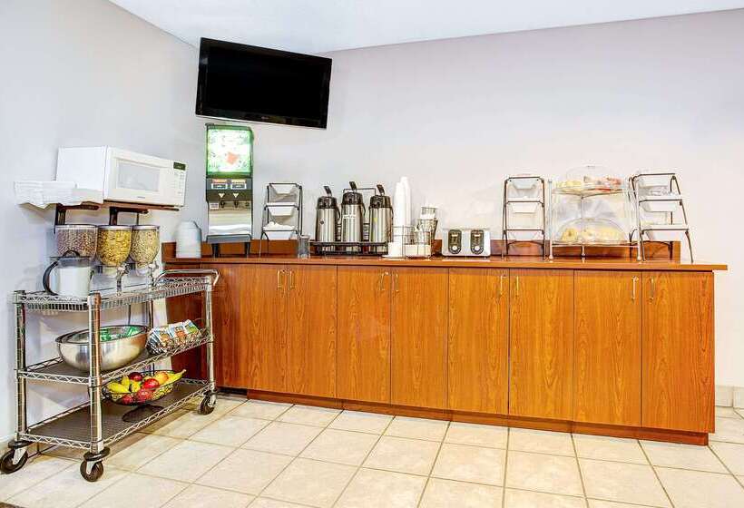 Microtel Inn & Suites By Wyndham Mason