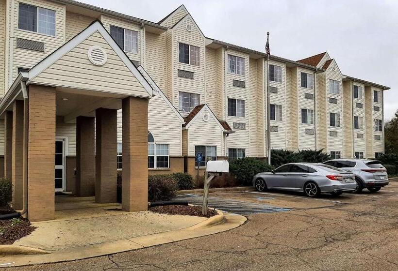 בית מלון כפרי Starkville Inn & Suites