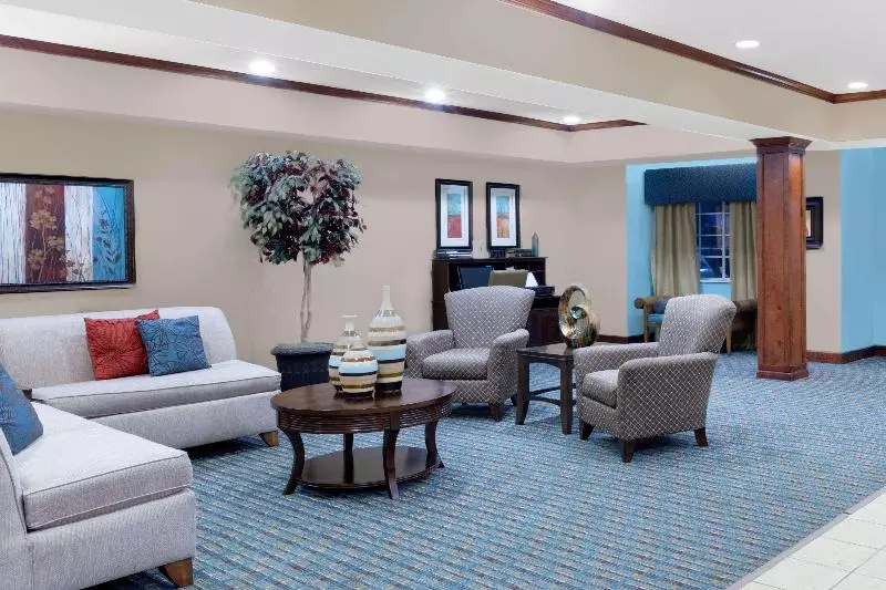 Отель Starkville Inn & Suites