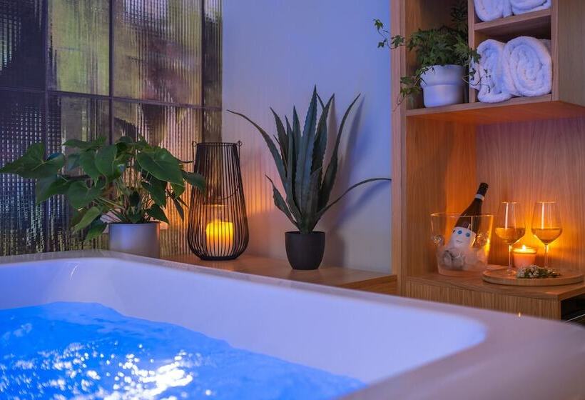 تختخواب و صبحانه Archè Design Rooms And Suites