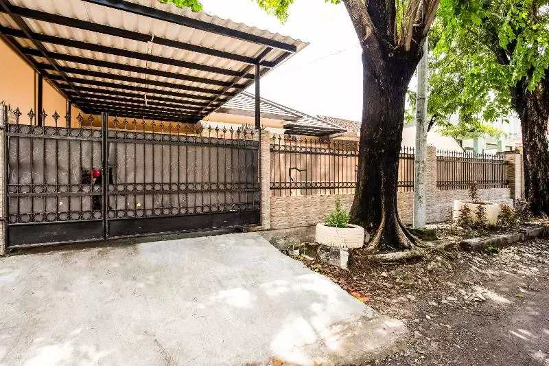 ホテル Oyo 3398 Griya Rm 19 Syariah