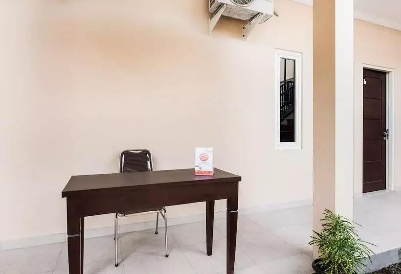ホテル Oyo 3398 Griya Rm 19 Syariah