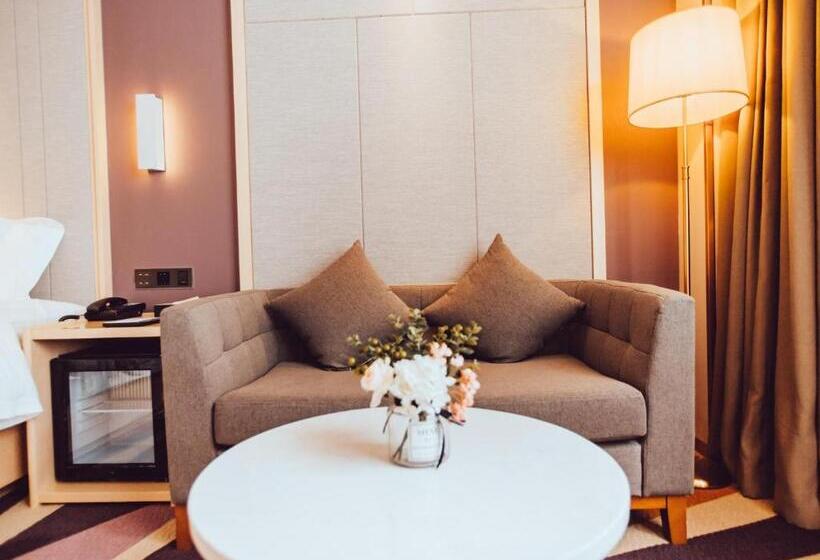 Lavande Hotel Suzhou High Speed Rail North Station