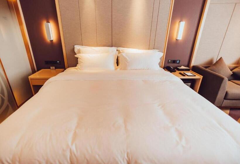 Lavande Hotel Suzhou High Speed Rail North Station