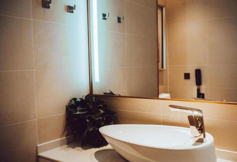 Lavande Hotel Suzhou High Speed Rail North Station