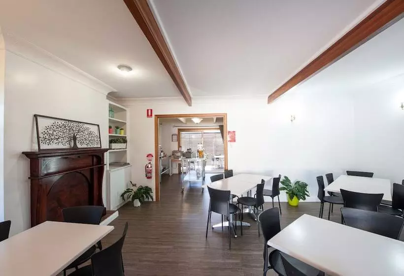 モーテル Jacaranda Place Motor Inn