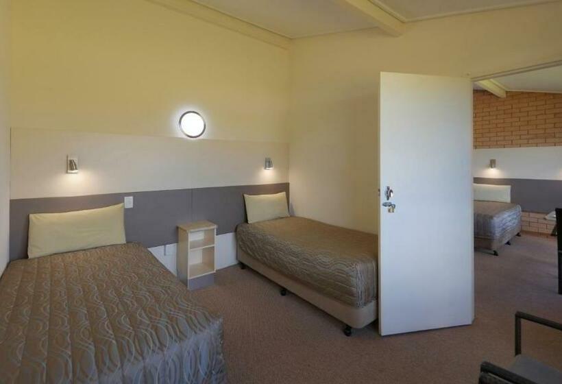 汽车旅馆  Tenterfield Motor Inn